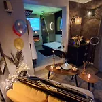 Bienvenue Chez Glad Et Guigui Bed & Breakfast 4*